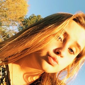 Meet your Posher, Ava